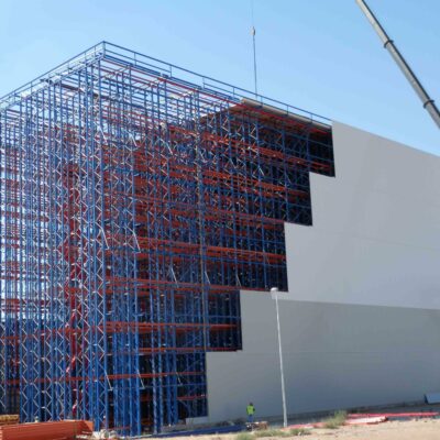 Bâtiment autoportant pour stockage grande hauteur